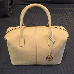 NWT MICHAEL KORS LARGE LT CREAM HYDE SATCHEL